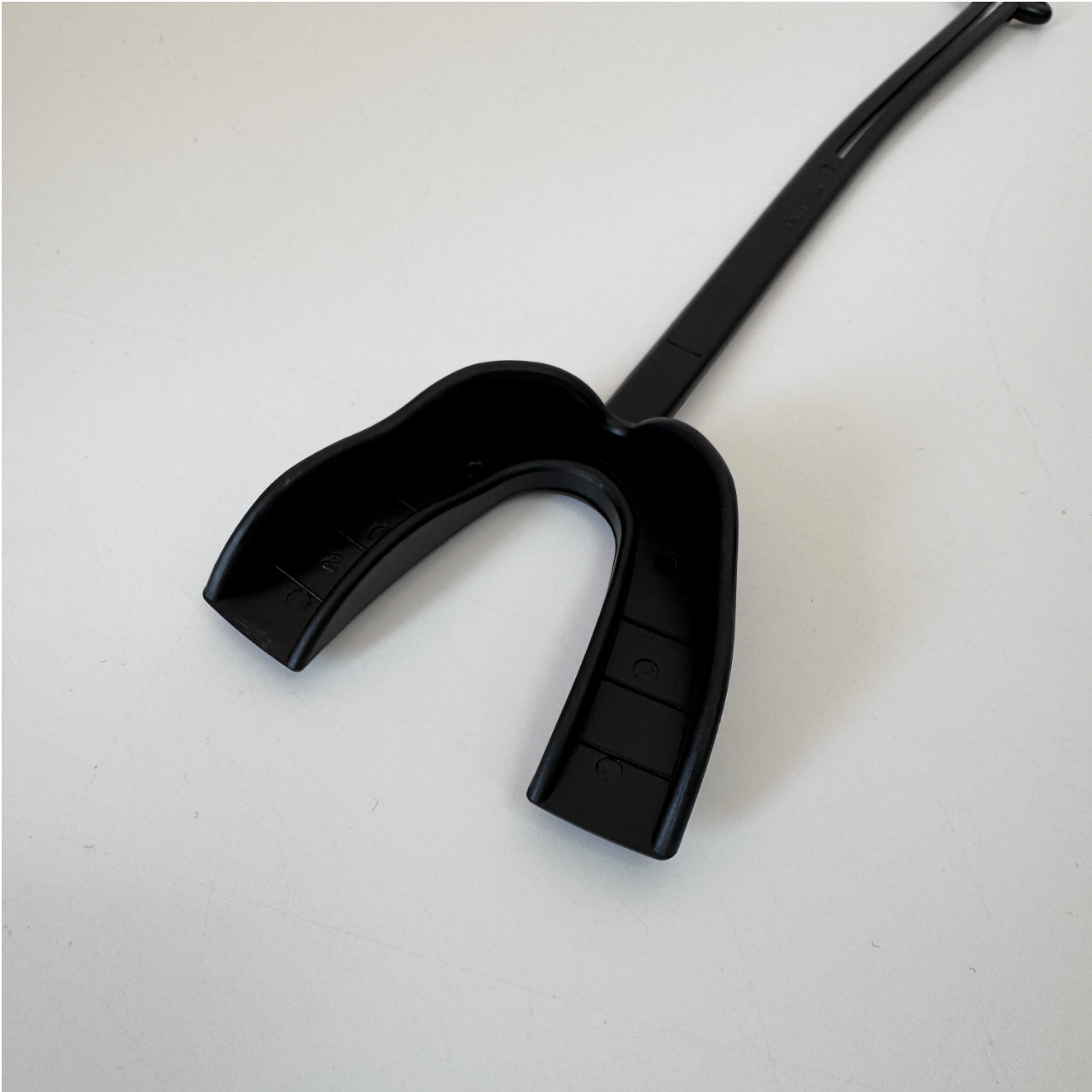 Adams Football Mundstück mit Band - Schwarz